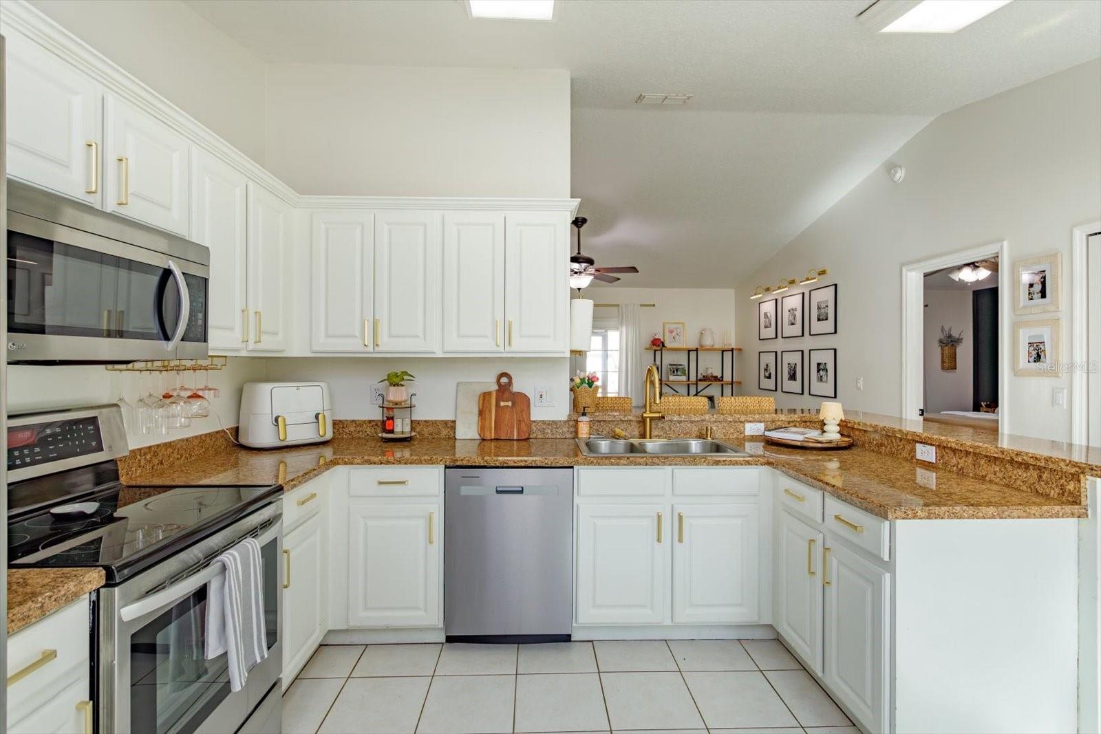 1044 ARBOR HILL CIR, MINNEOLA, FL — photo 25
