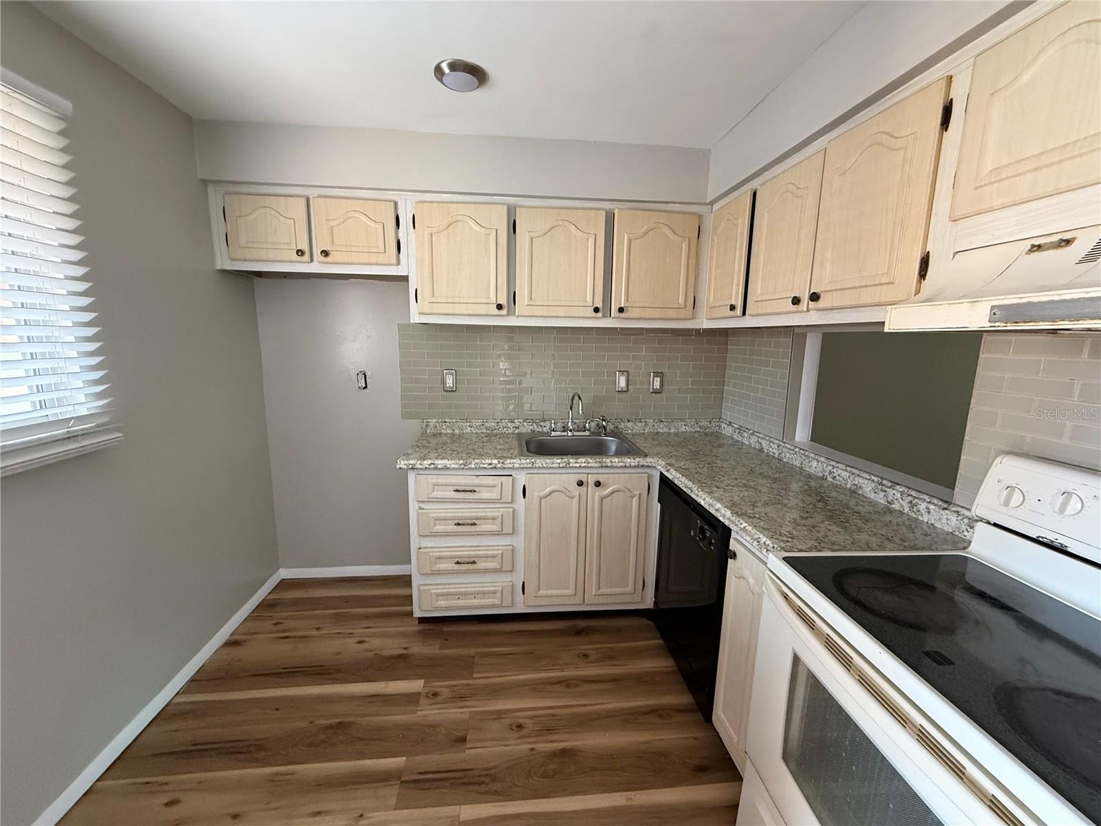 2800 N POWERS DR #9, ORLANDO, FL — photo 11