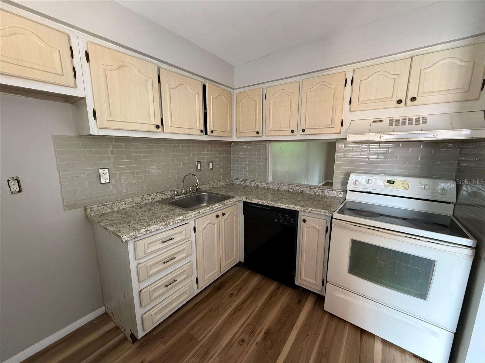 2800 N POWERS DR #9, ORLANDO, FL — photo 12