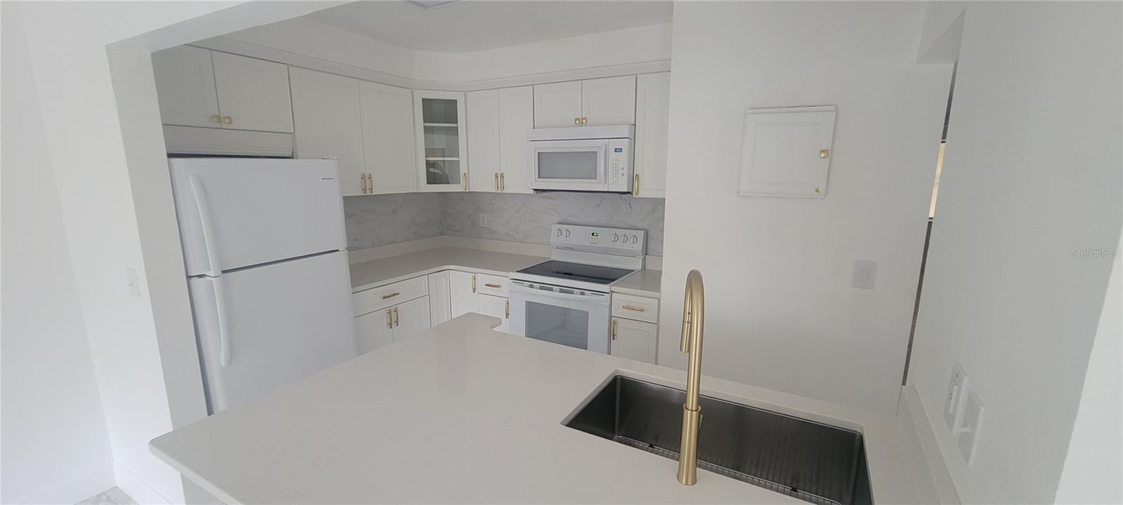 100 SWEETGUM WOODS CT #8D, DELTONA, FL — photo 12