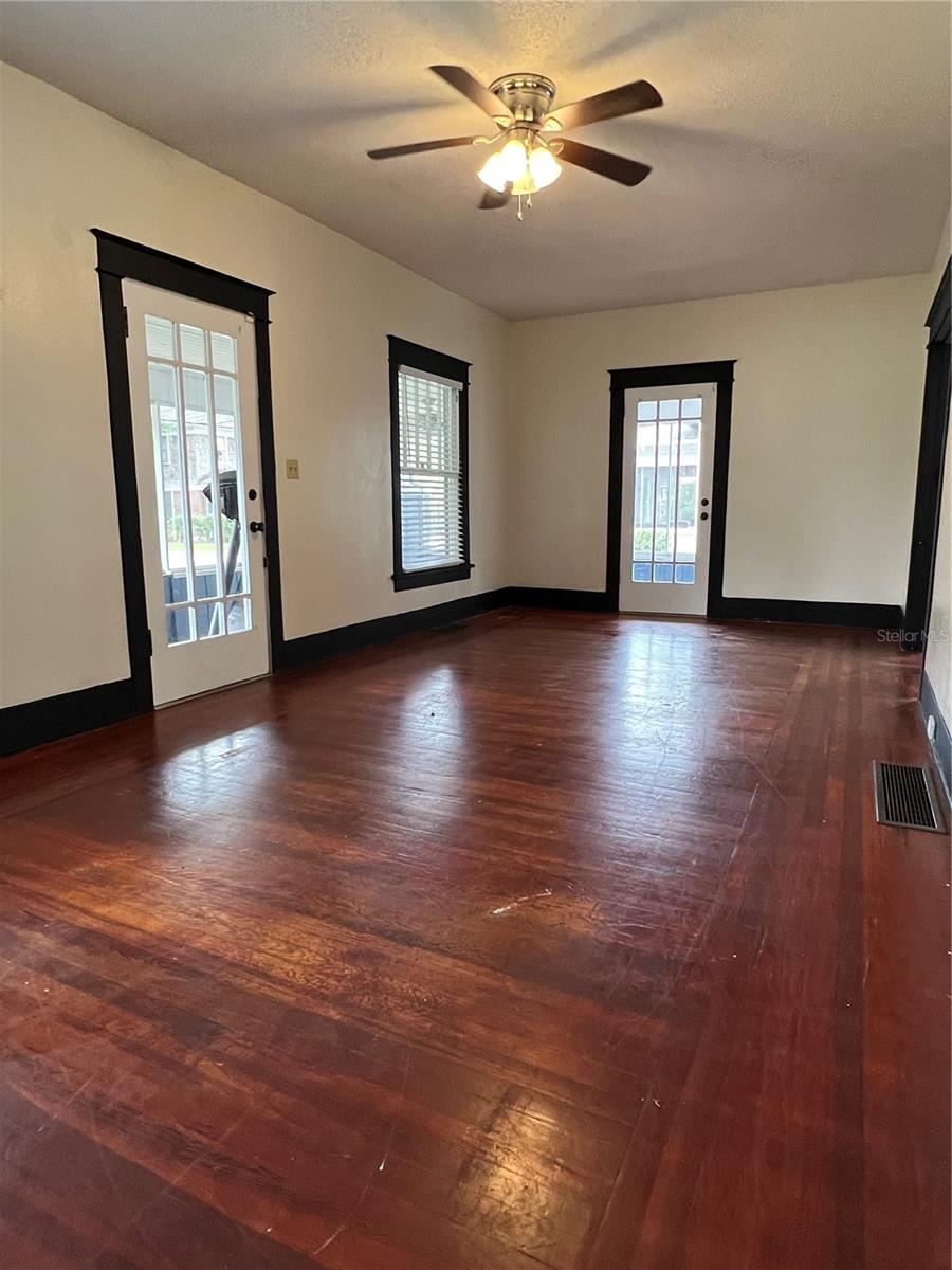 505 WASHINGTON AVE, EUSTIS, FL — photo 9