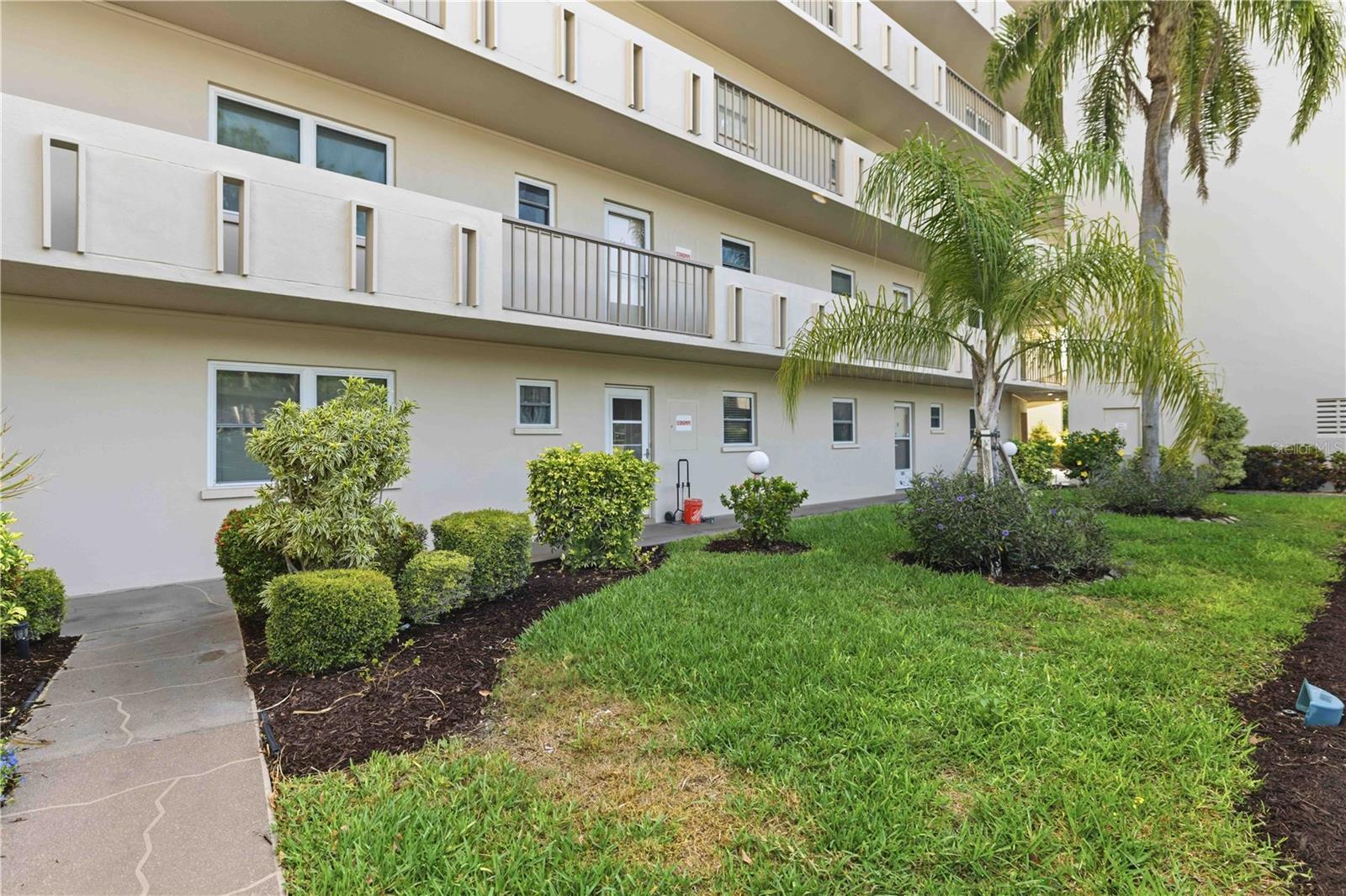 3680 IRONWOOD CIR #202L, BRADENTON, FL