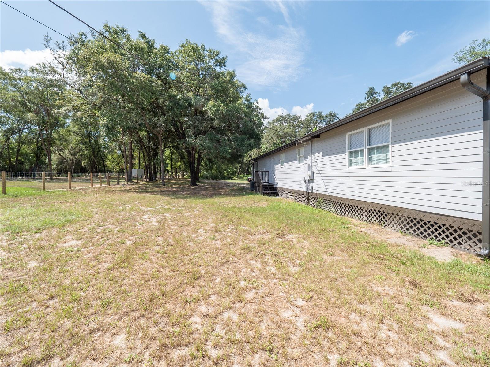 23548 FRANKLIN AVE, SORRENTO, FL — photo 7