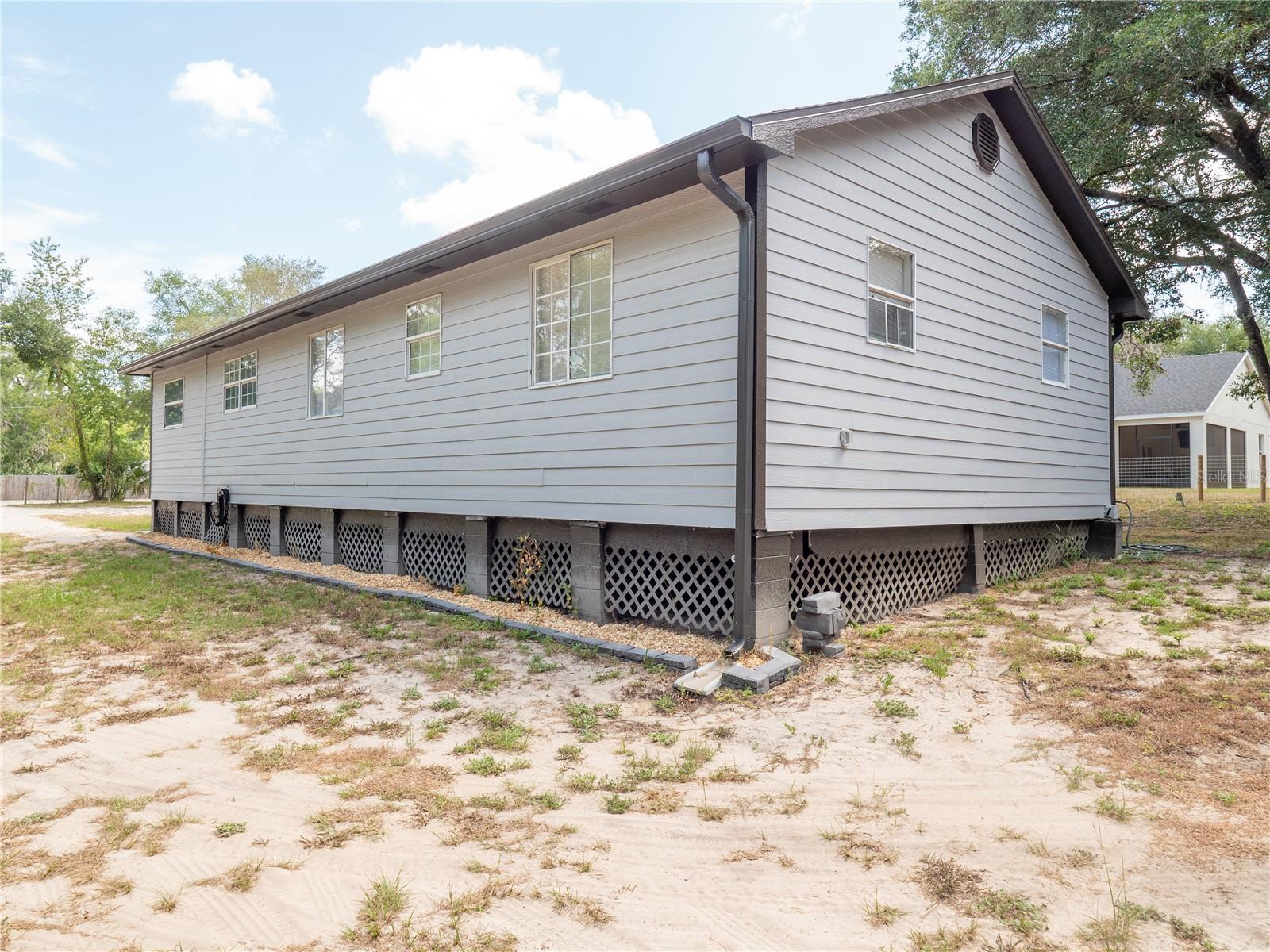 23548 FRANKLIN AVE, SORRENTO, FL — photo 9