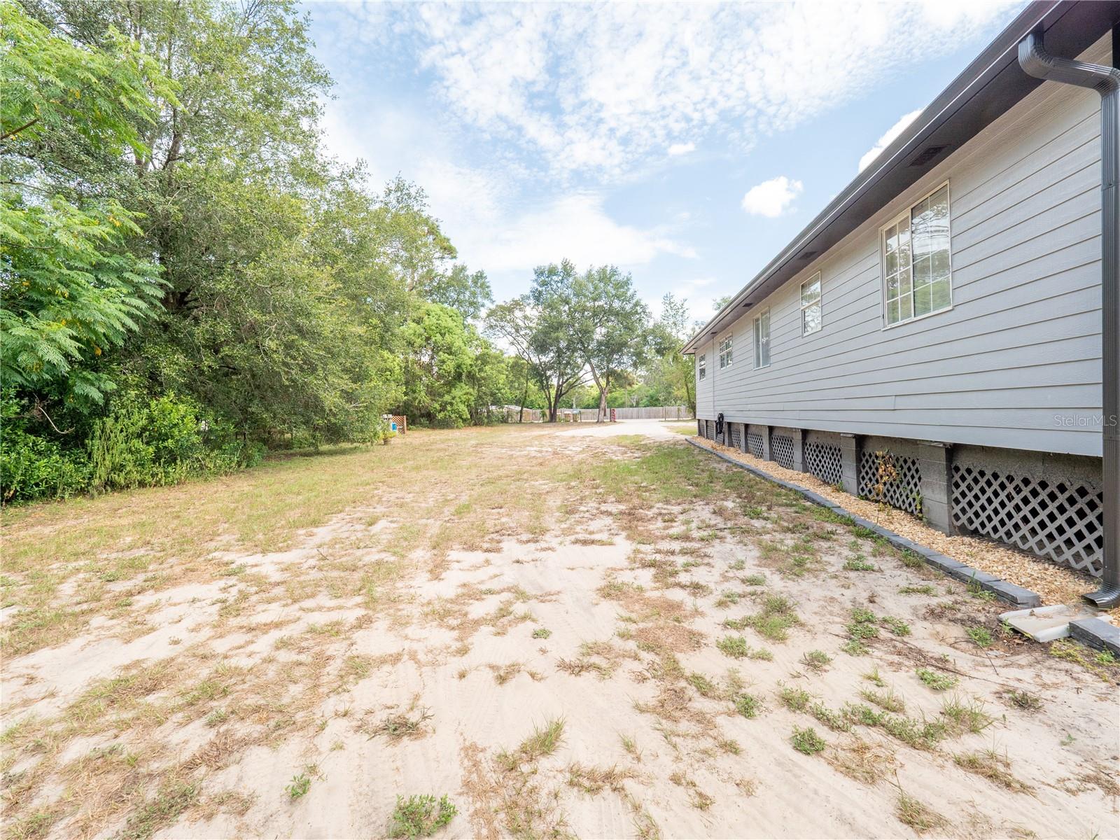 23548 FRANKLIN AVE, SORRENTO, FL — photo 12