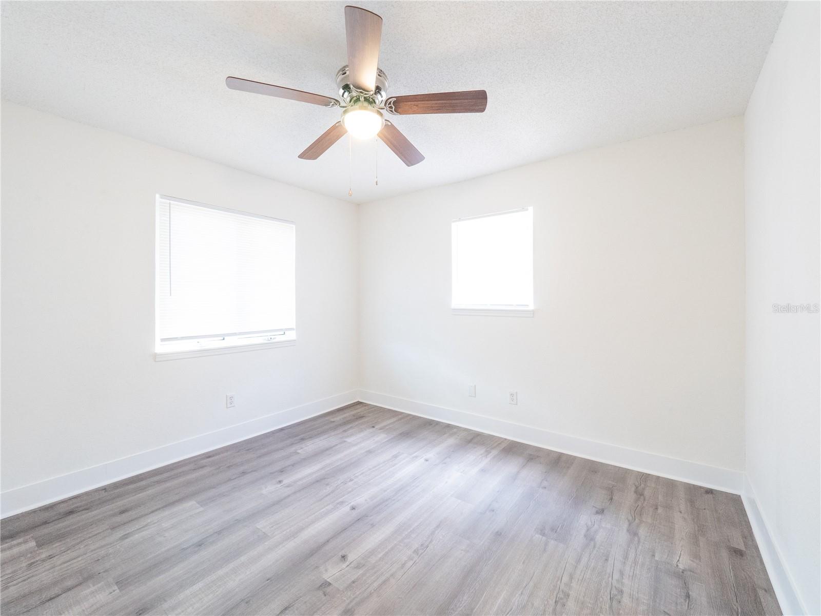 23548 FRANKLIN AVE, SORRENTO, FL — photo 35