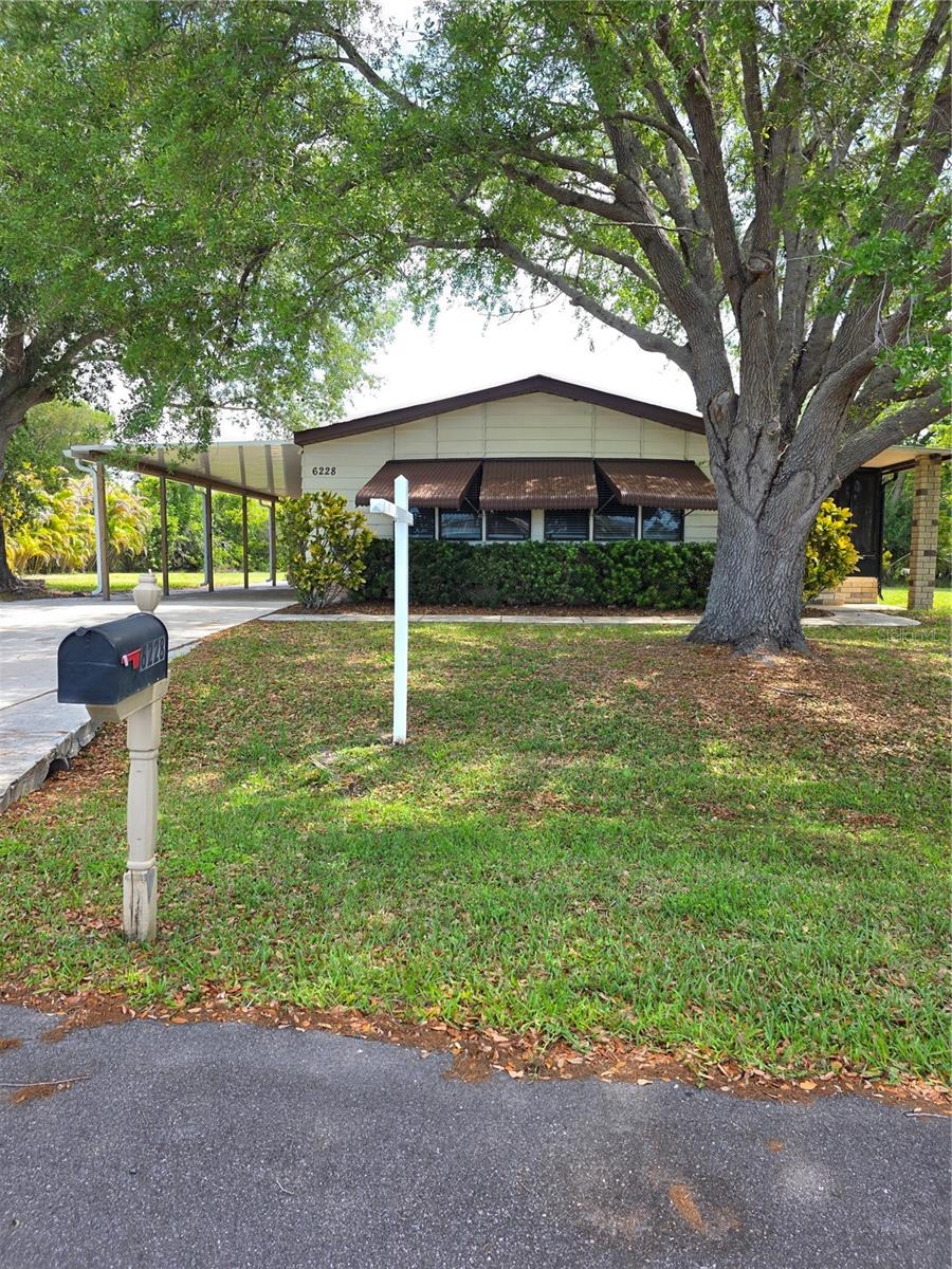 6228 FALCON DR, ENGLEWOOD, FL — photo 2
