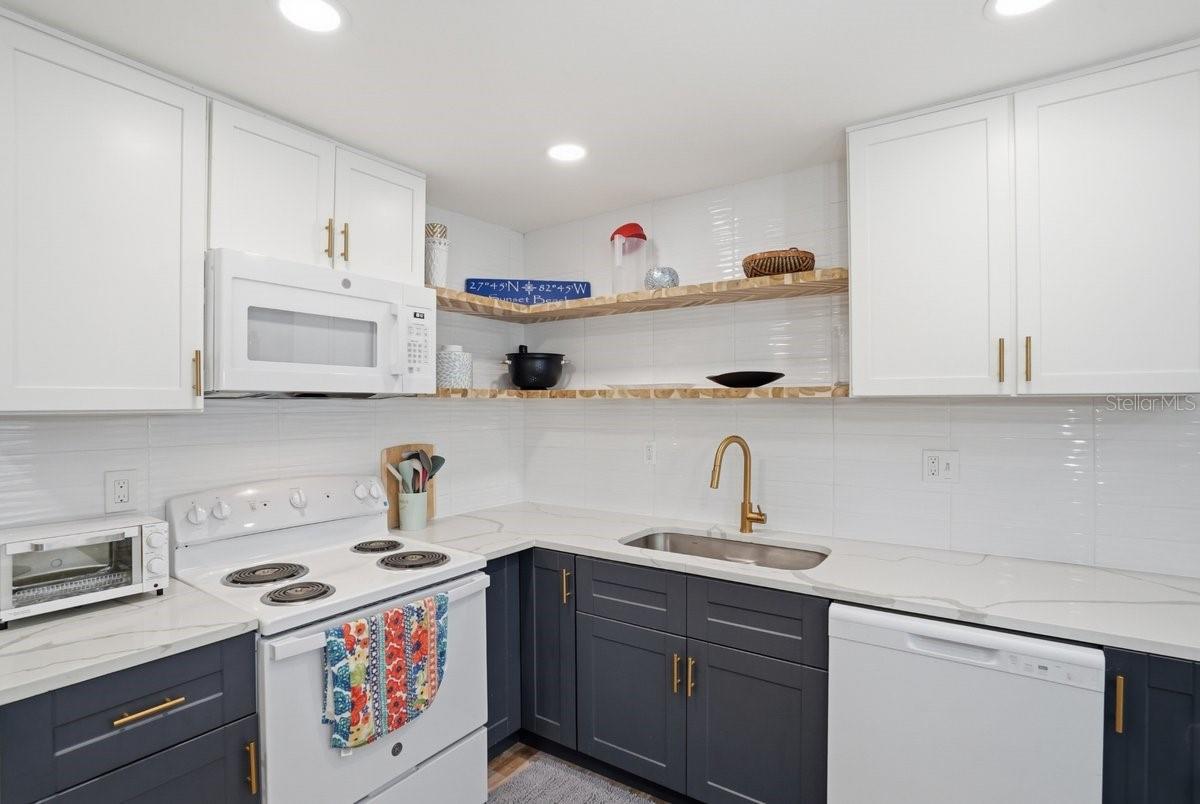 118 92ND AVE, TREASURE ISLAND, FL — photo 7