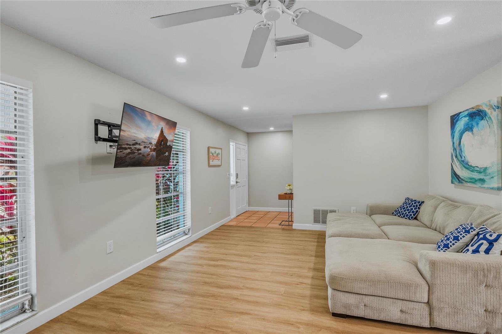 1133 MONTEZUMA DR, BRADENTON, FL — photo 8