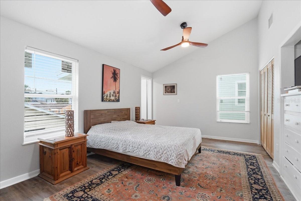 130 86TH TER, TREASURE ISLAND, FL — photo 9