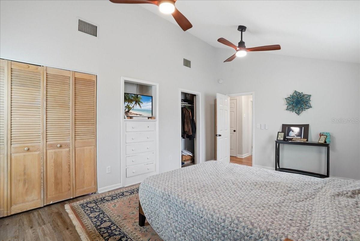 130 86TH TER, TREASURE ISLAND, FL — photo 12