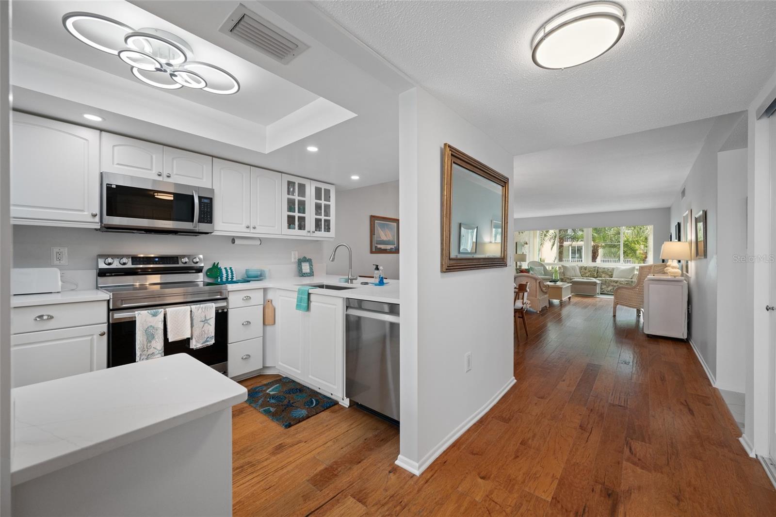 121 ISLAND WAY #323, CLEARWATER BEACH, FL — photo 3