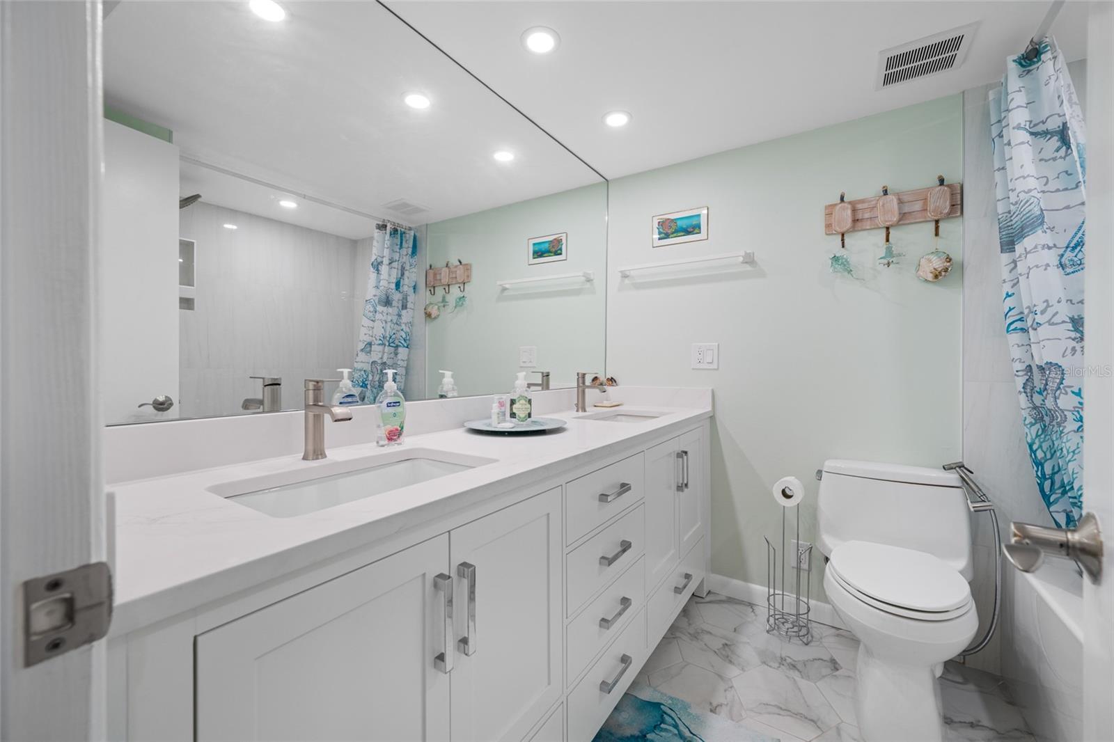 121 ISLAND WAY #323, CLEARWATER BEACH, FL — photo 26