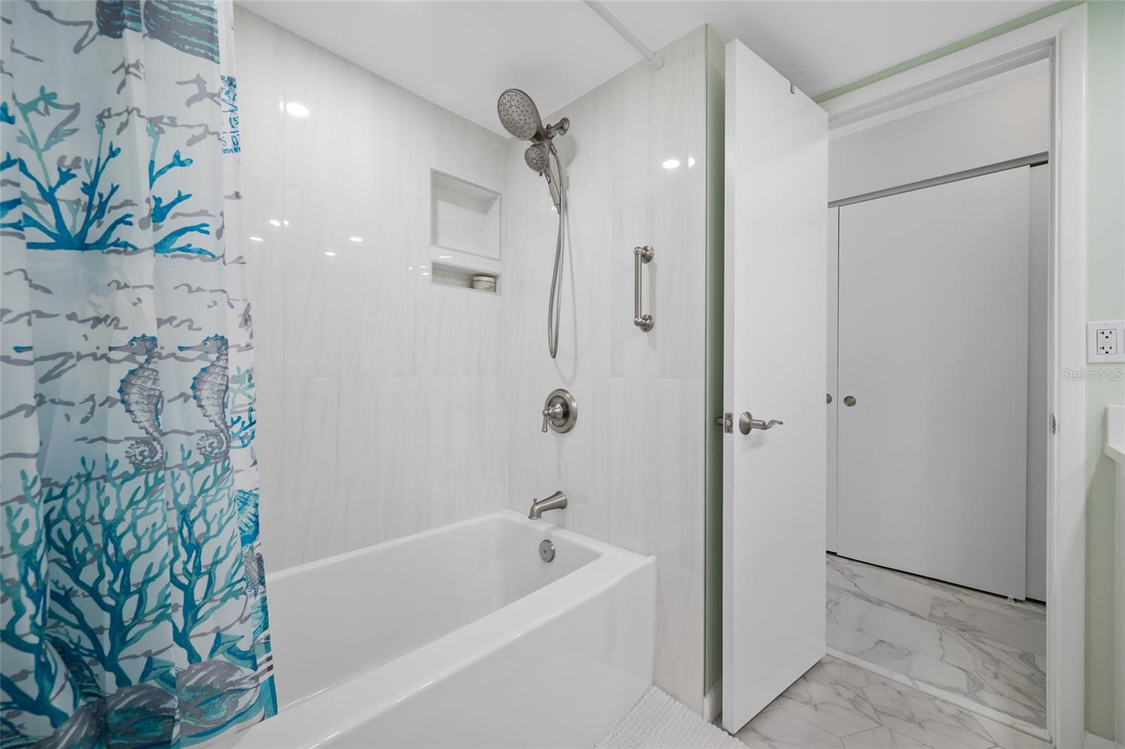 121 ISLAND WAY #323, CLEARWATER BEACH, FL — photo 27
