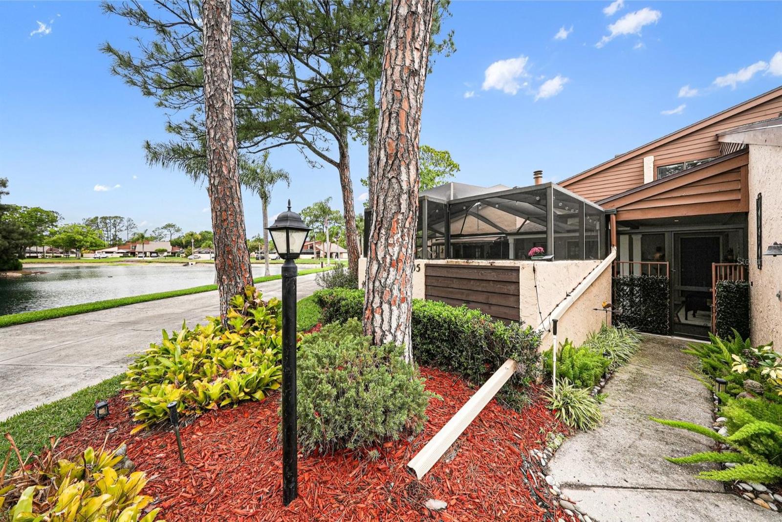 4805 UMBER CT, TAMPA, FL