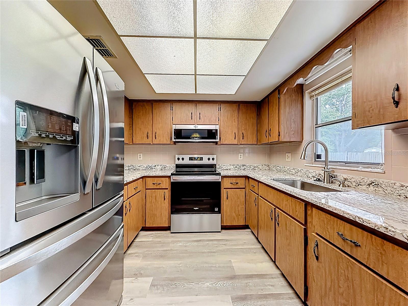 615 THIRD AVE, LADY LAKE, FL — photo 9