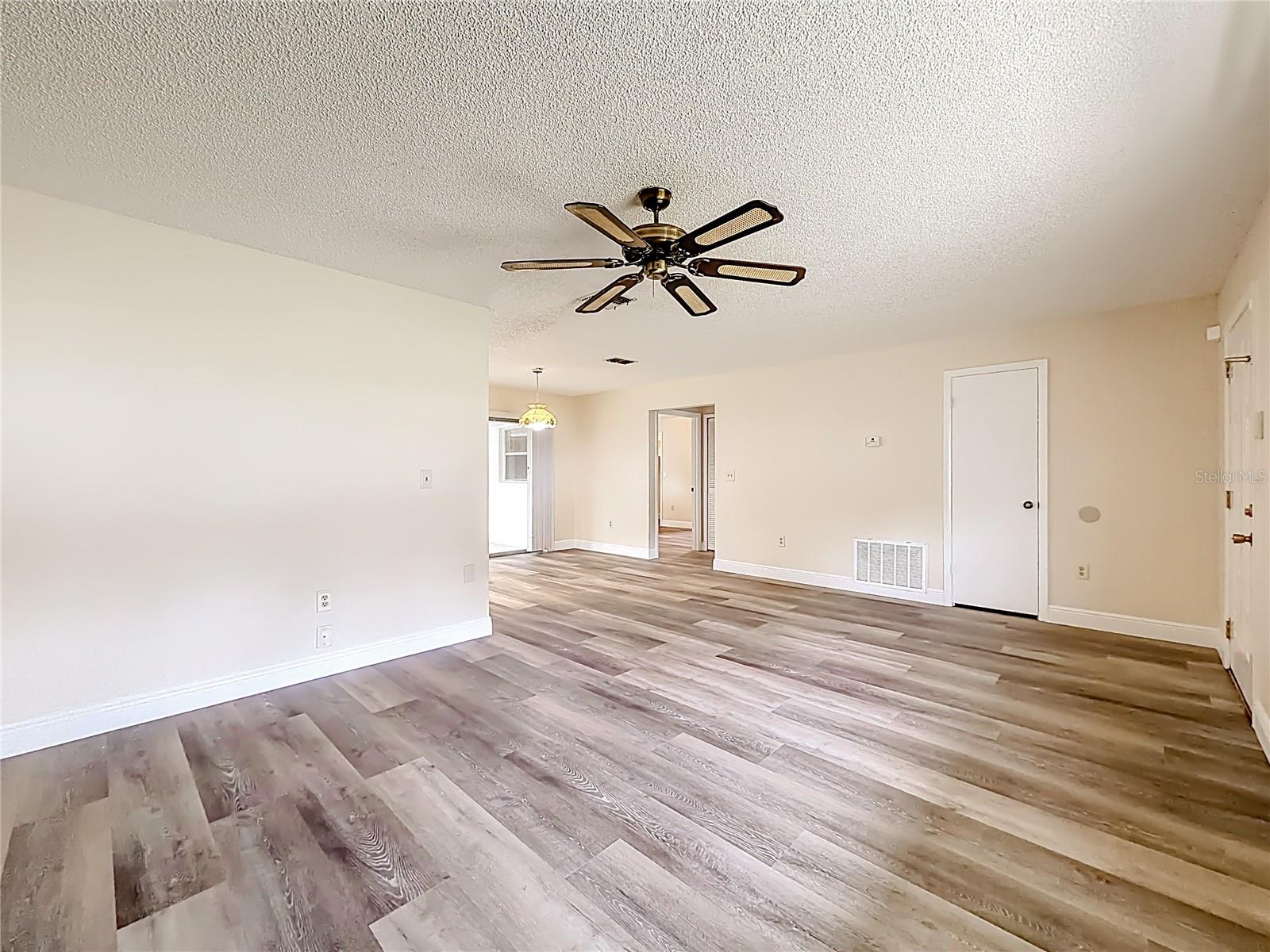 615 THIRD AVE, LADY LAKE, FL — photo 16