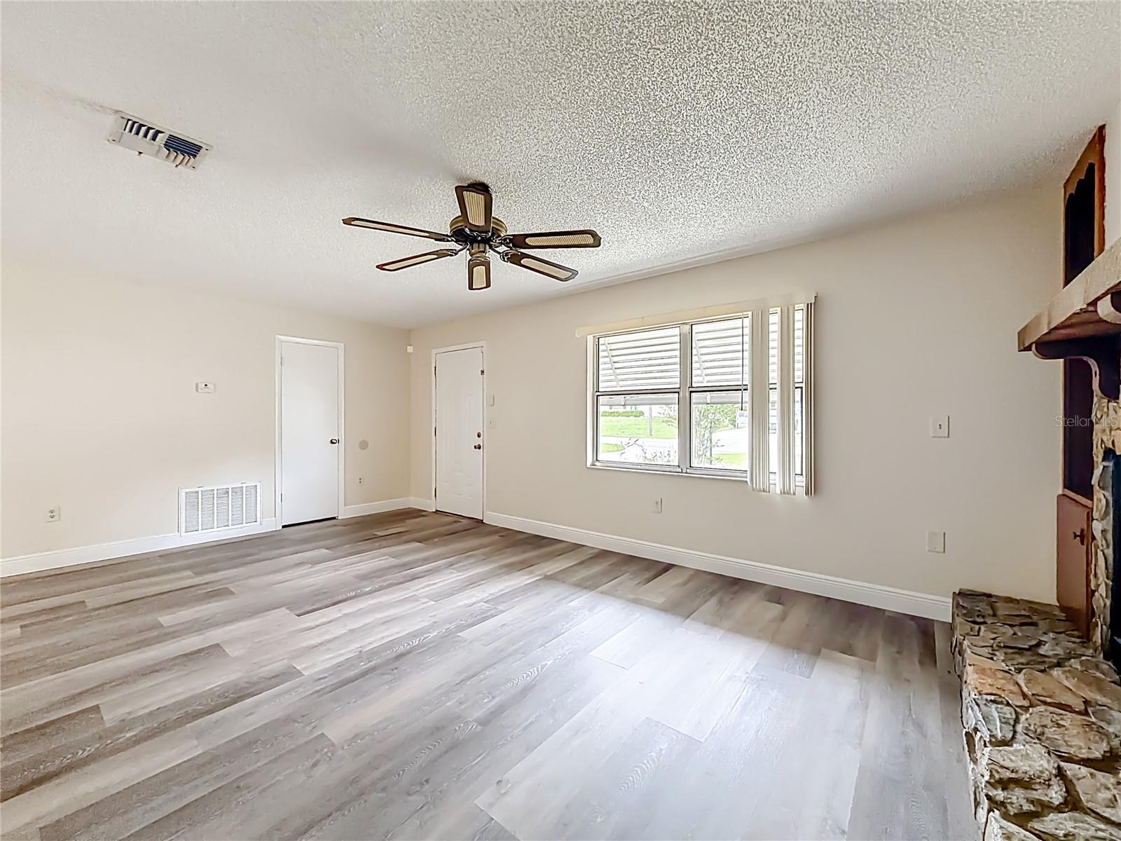 615 THIRD AVE, LADY LAKE, FL — photo 17
