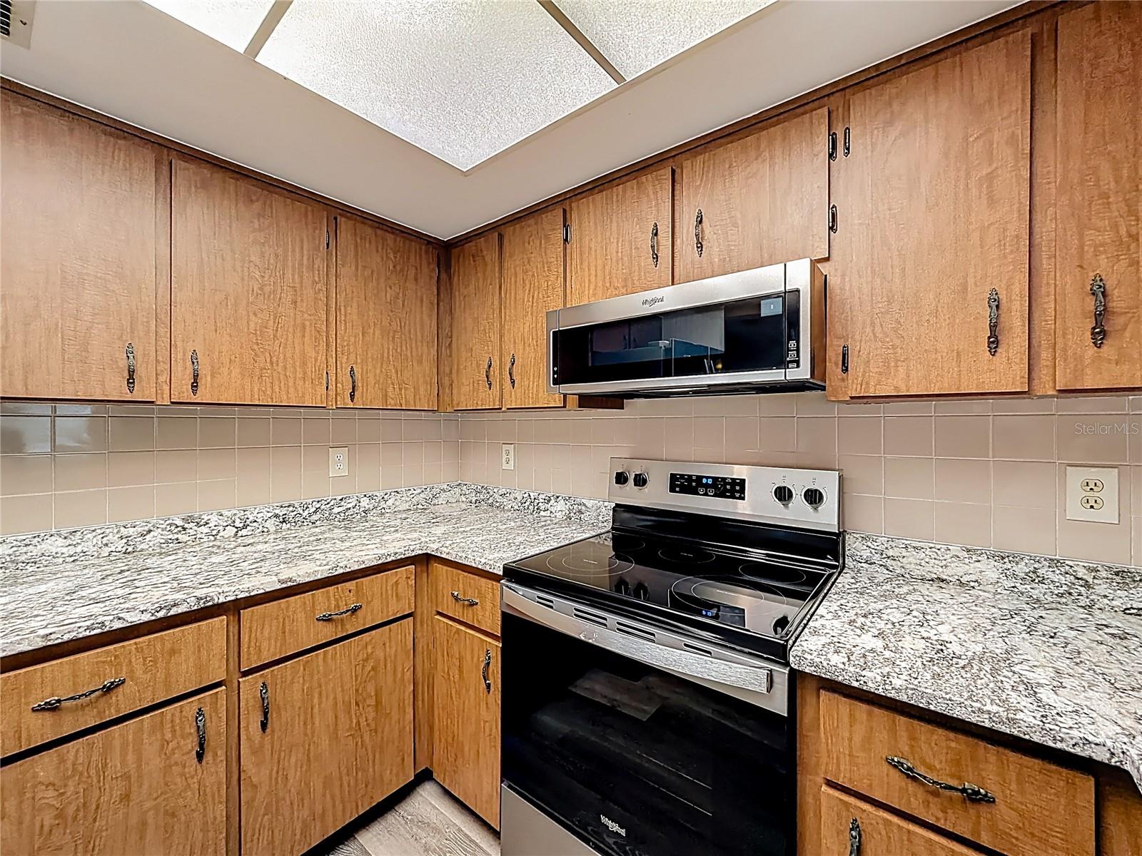 615 THIRD AVE, LADY LAKE, FL — photo 27