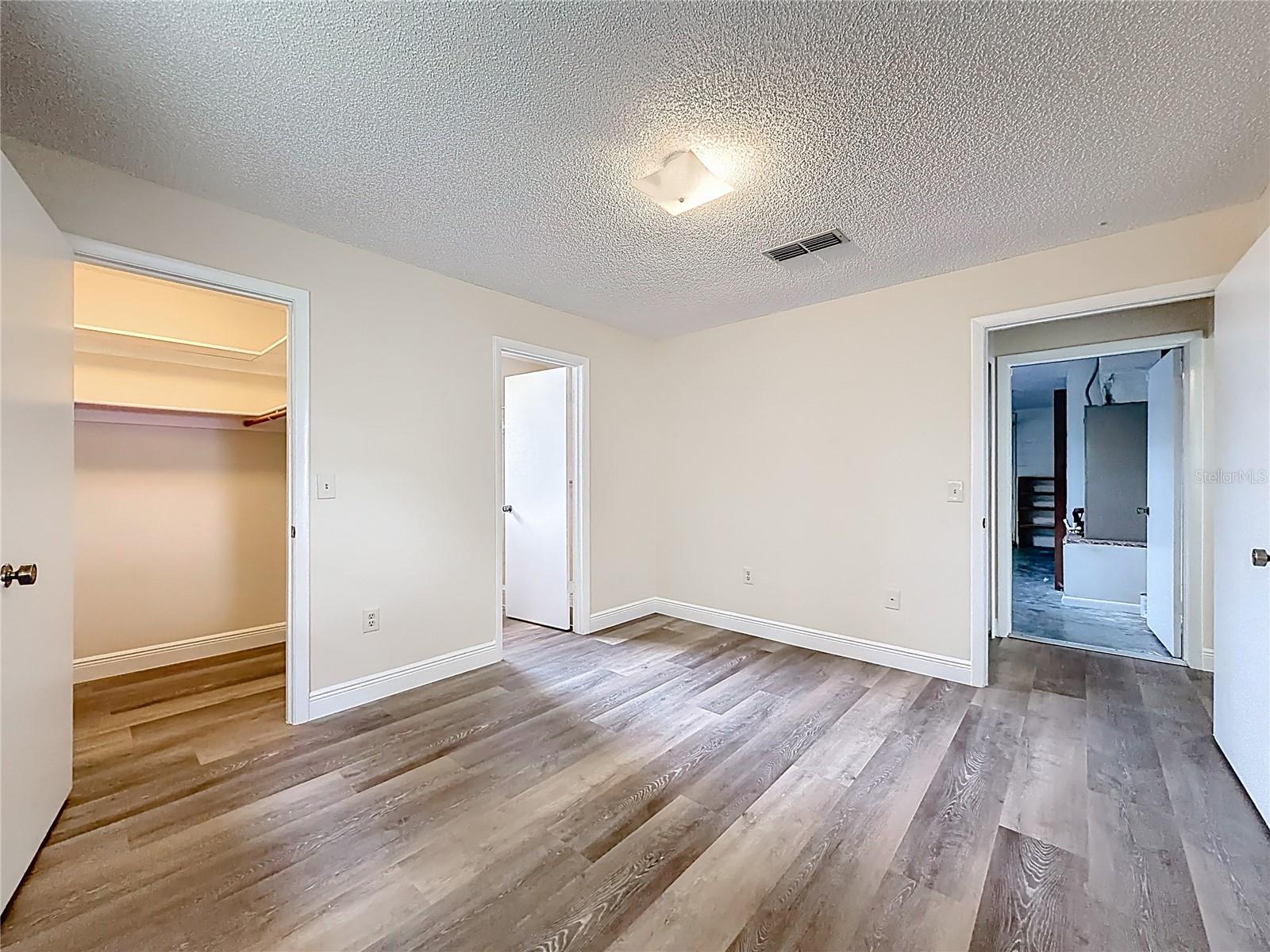 615 THIRD AVE, LADY LAKE, FL — photo 40