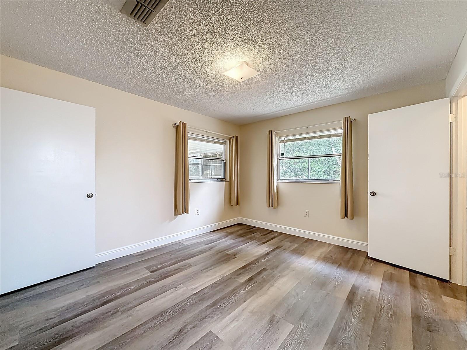 615 THIRD AVE, LADY LAKE, FL — photo 47