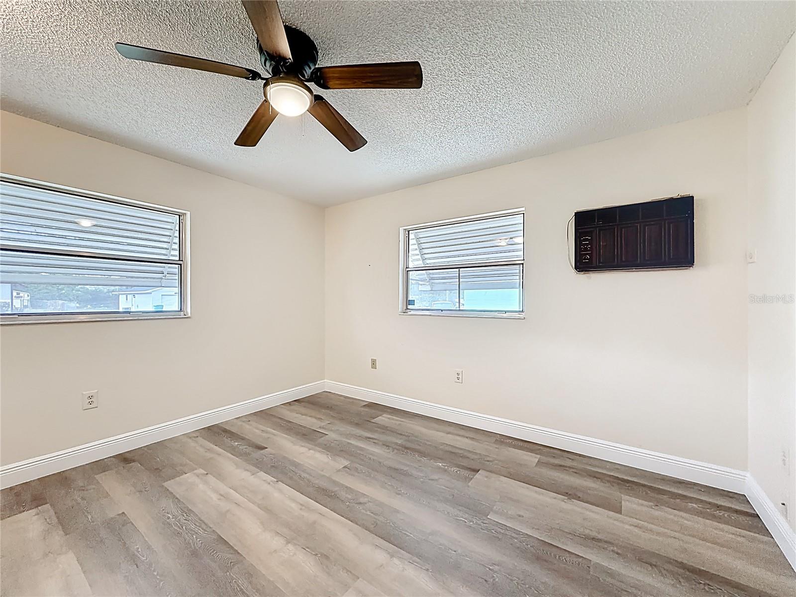615 THIRD AVE, LADY LAKE, FL — photo 54