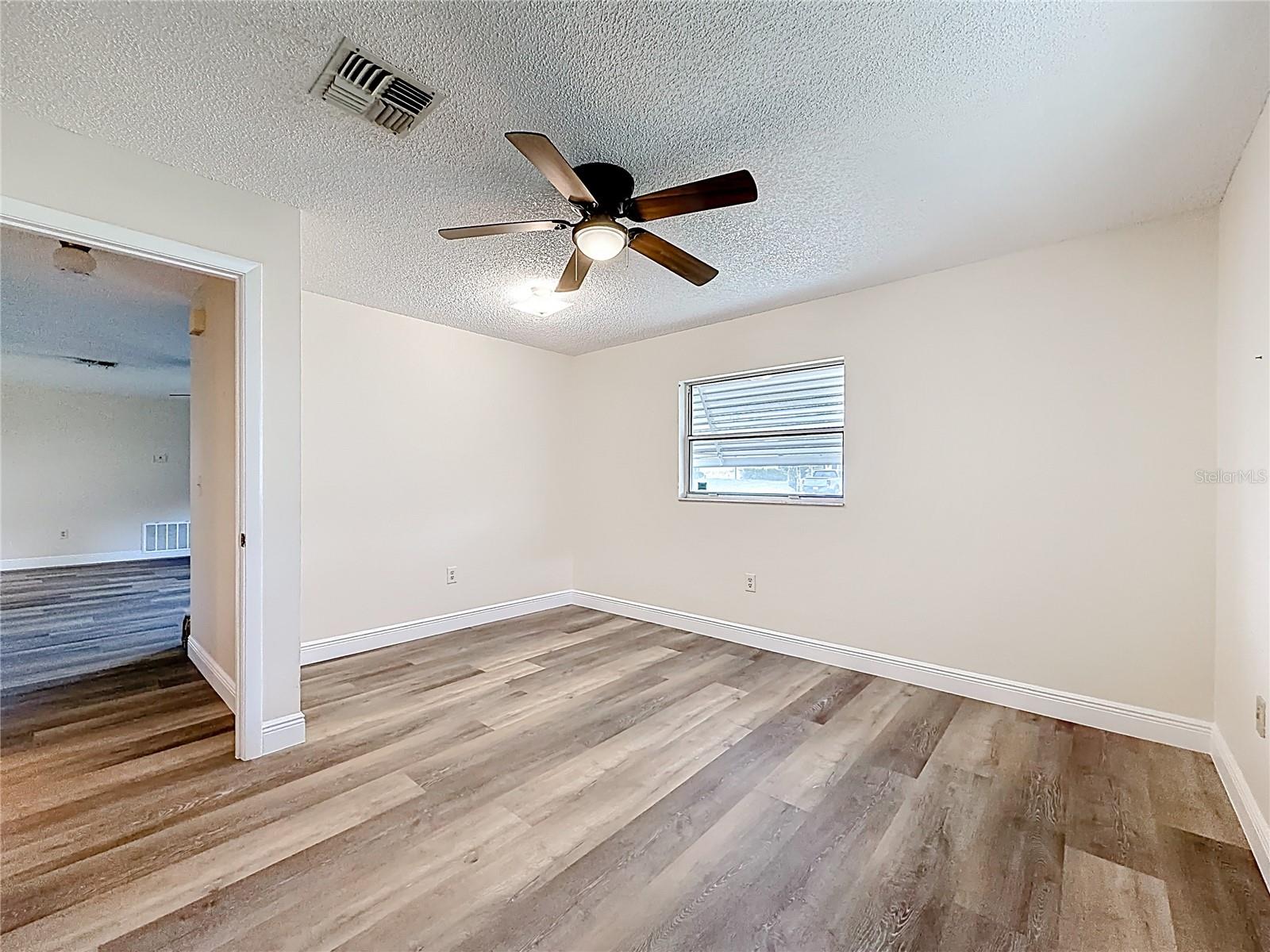615 THIRD AVE, LADY LAKE, FL — photo 56