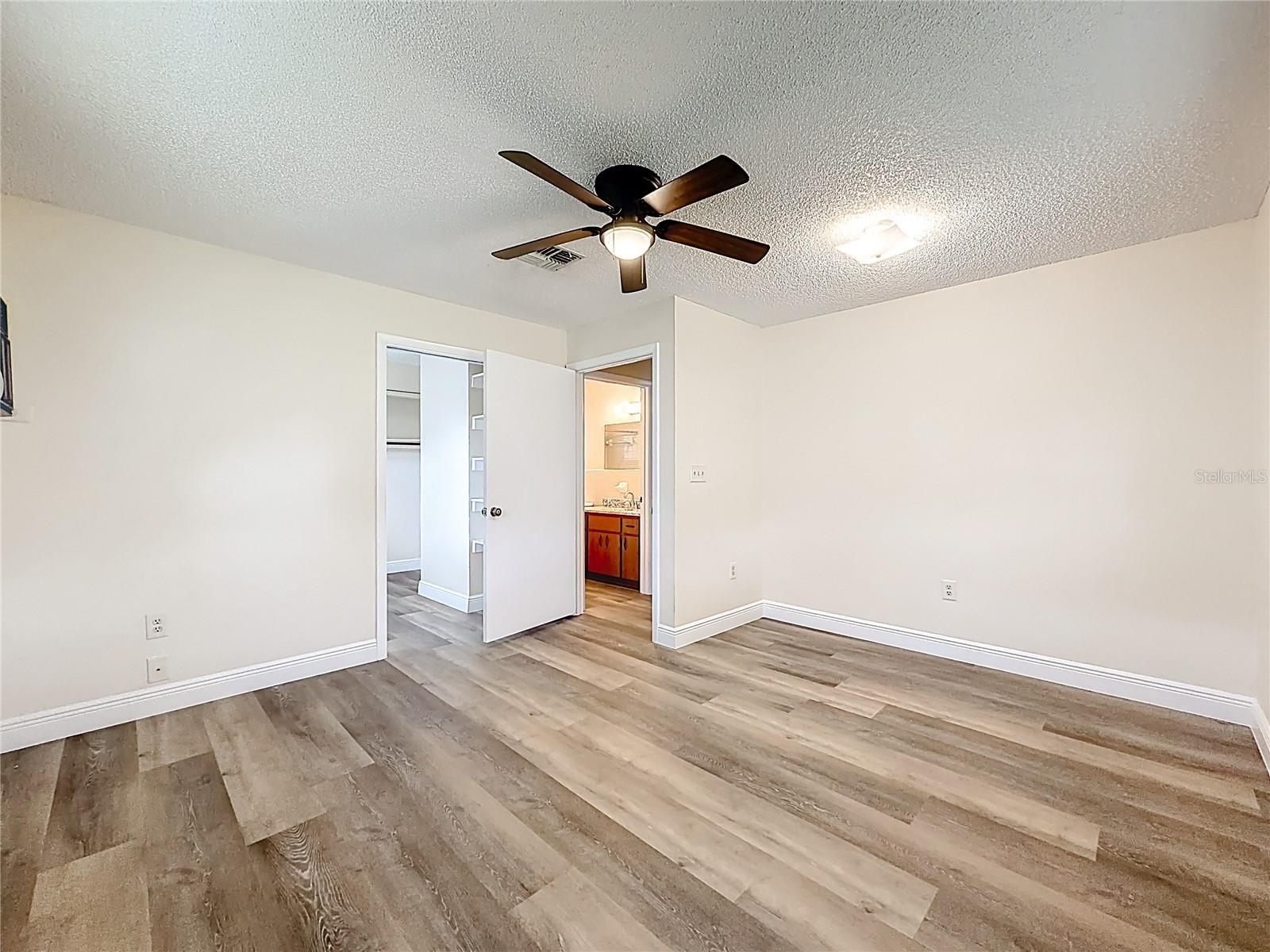 615 THIRD AVE, LADY LAKE, FL — photo 57