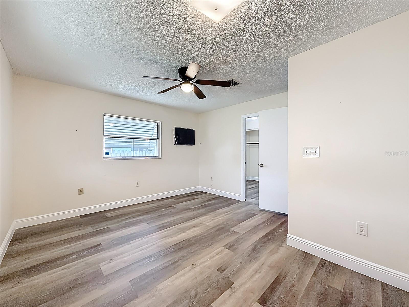 615 THIRD AVE, LADY LAKE, FL — photo 59