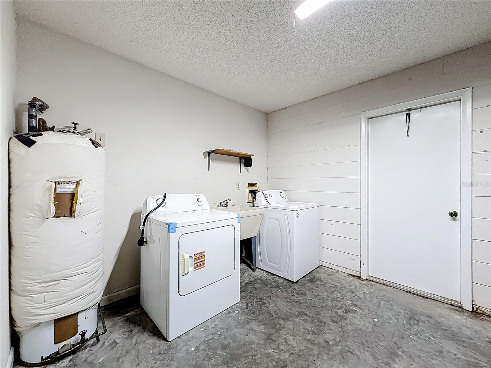 615 THIRD AVE, LADY LAKE, FL — photo 68