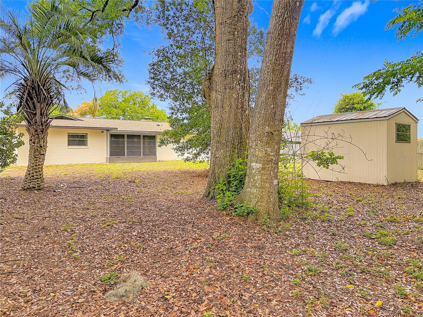 615 THIRD AVE, LADY LAKE, FL — photo 82