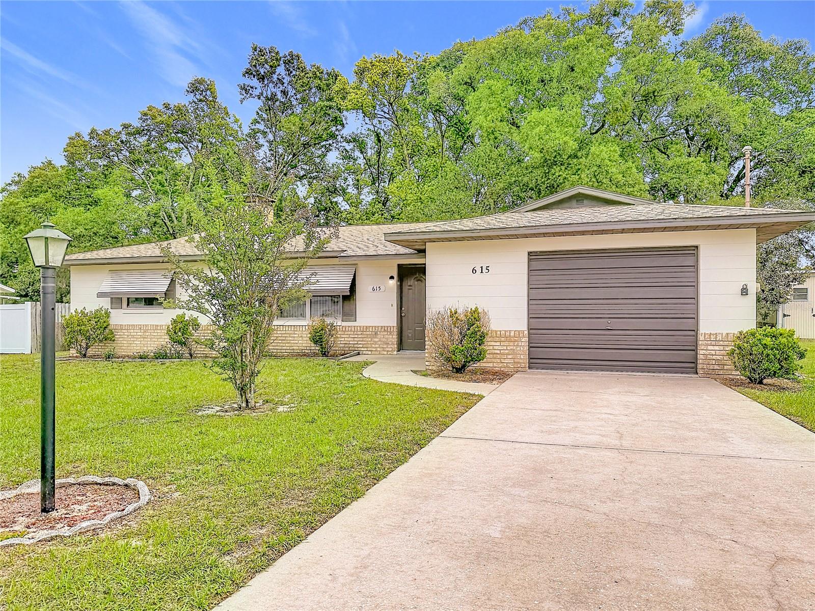 615 THIRD AVE, LADY LAKE, FL — photo 89