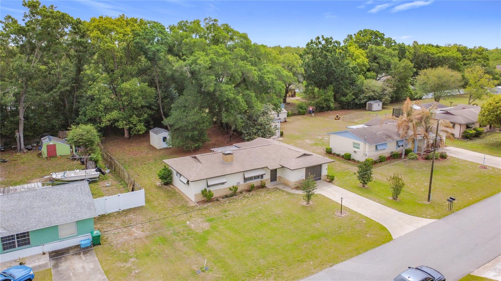 615 THIRD AVE, LADY LAKE, FL — photo 103