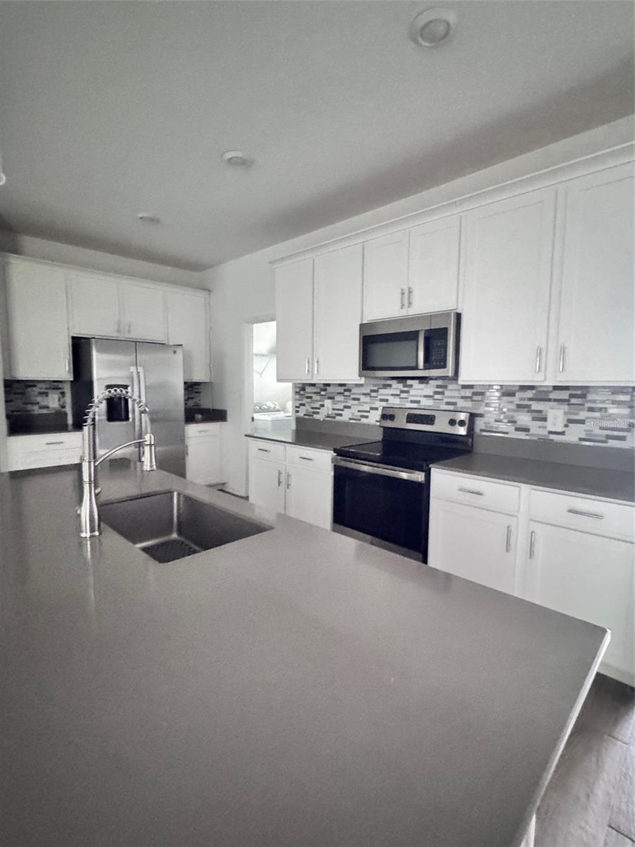 1563 CROSS PRAIRIE PKWY, KISSIMMEE, FL — photo 7