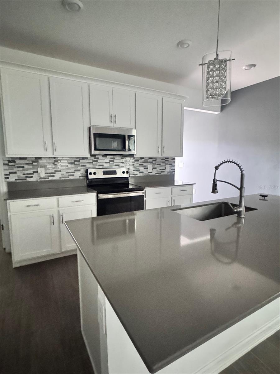 1563 CROSS PRAIRIE PKWY, KISSIMMEE, FL — photo 9