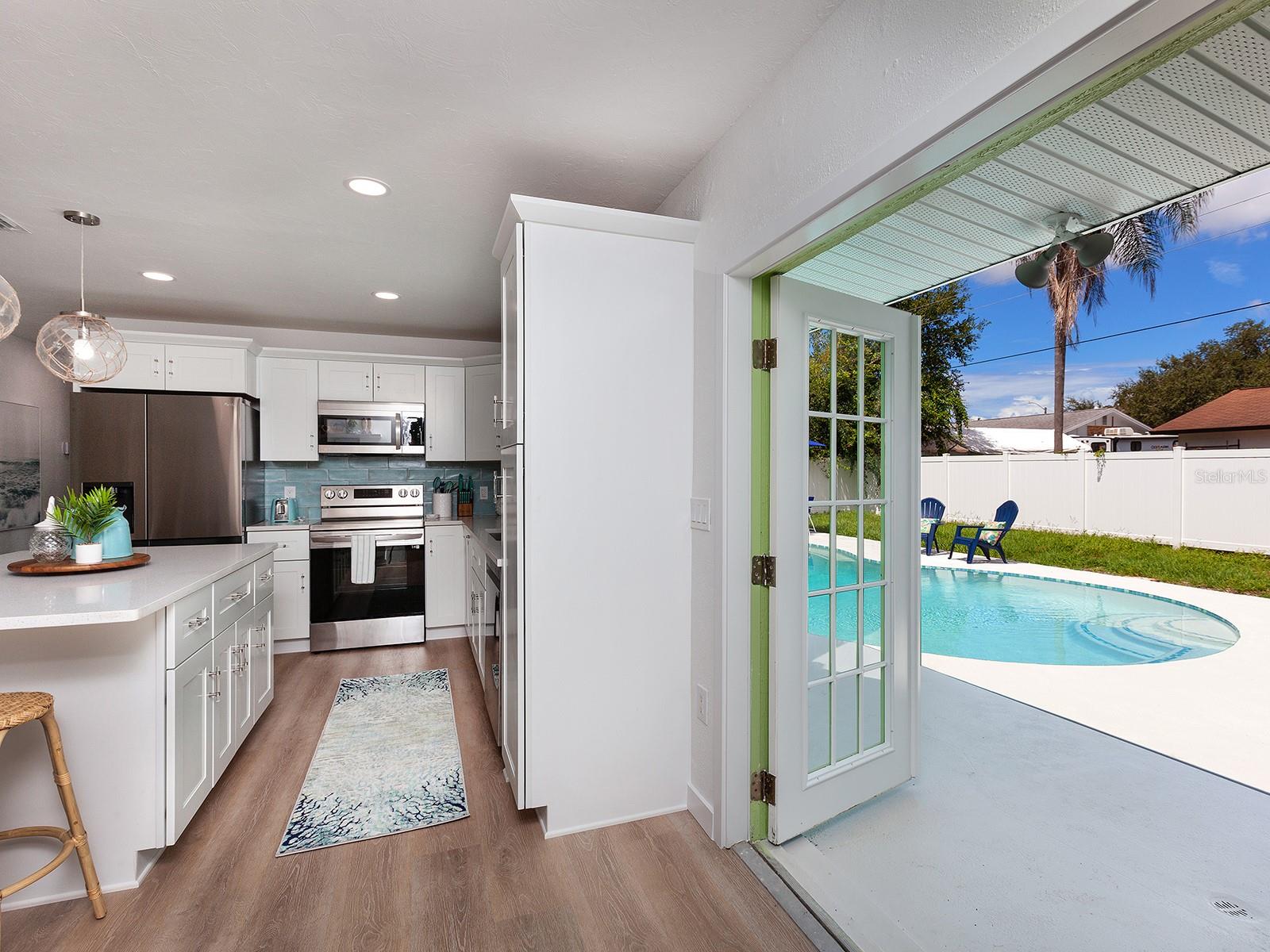 3049 WOOD ST, SARASOTA, FL — photo 11