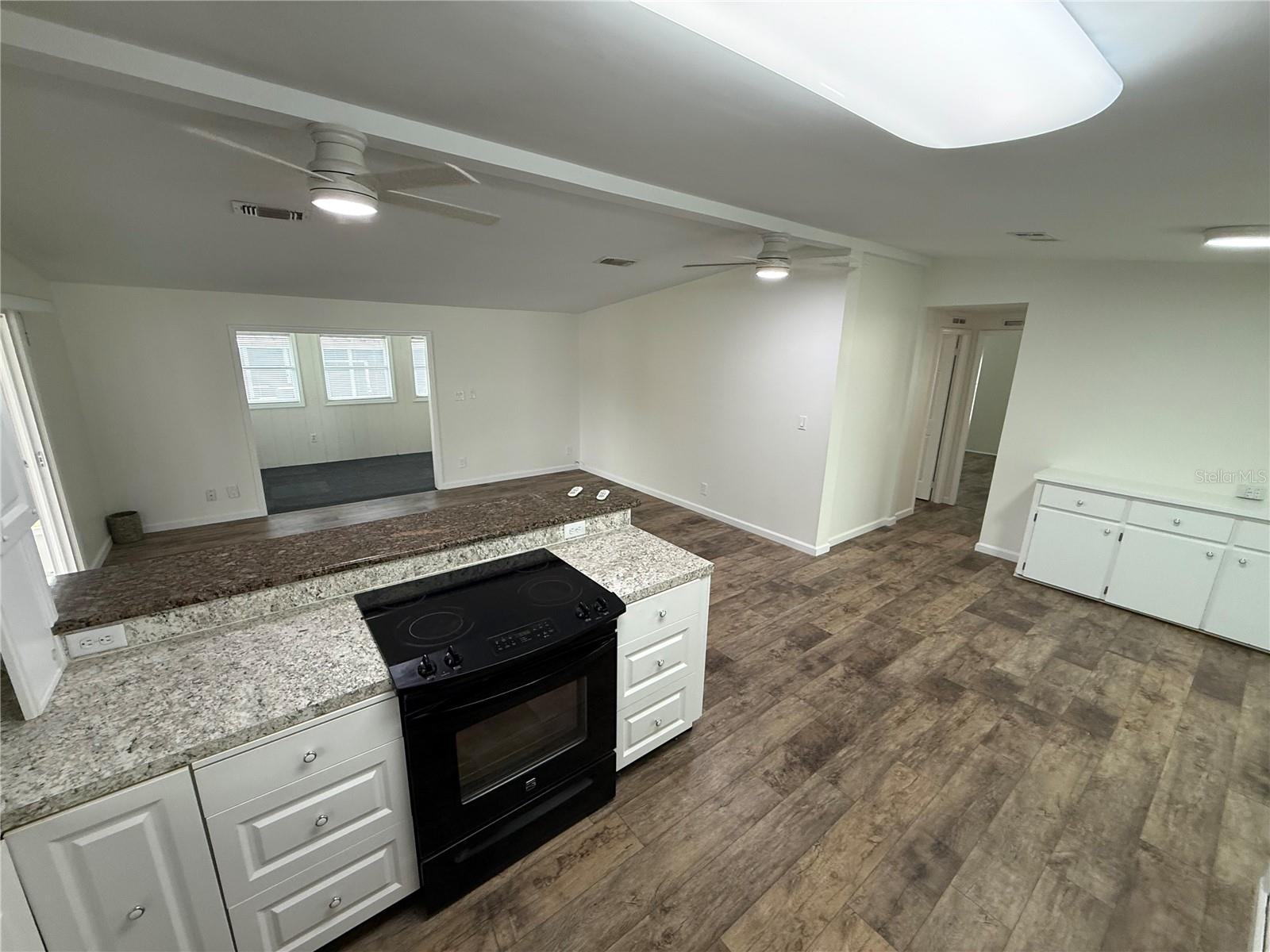 8 ROBIN RD, WILDWOOD, FL — photo 6
