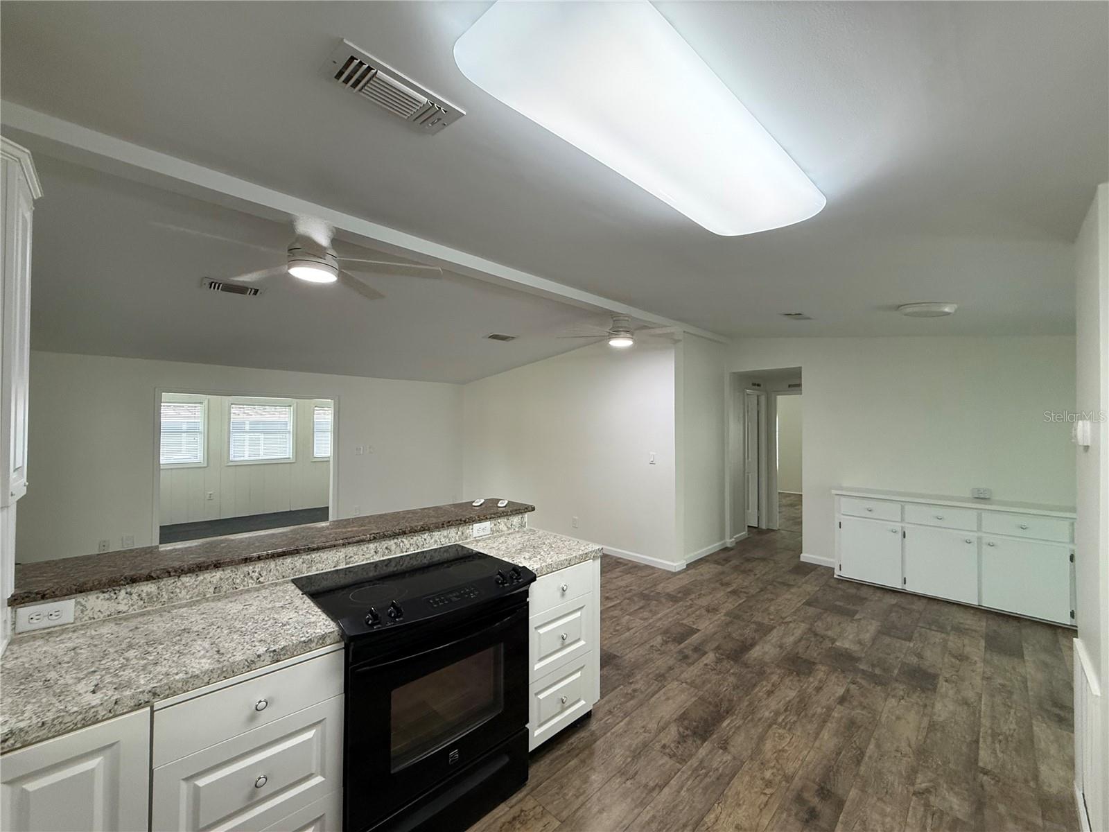 8 ROBIN RD, WILDWOOD, FL — photo 7