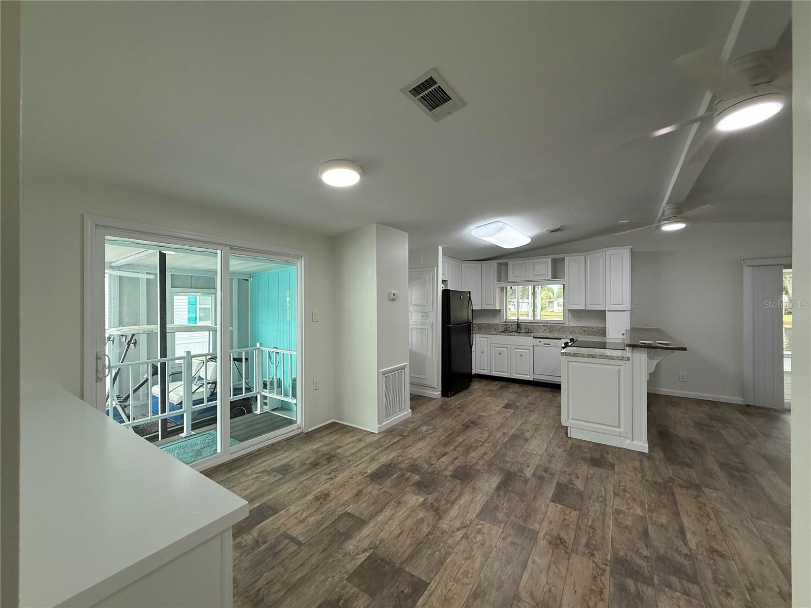 8 ROBIN RD, WILDWOOD, FL — photo 10