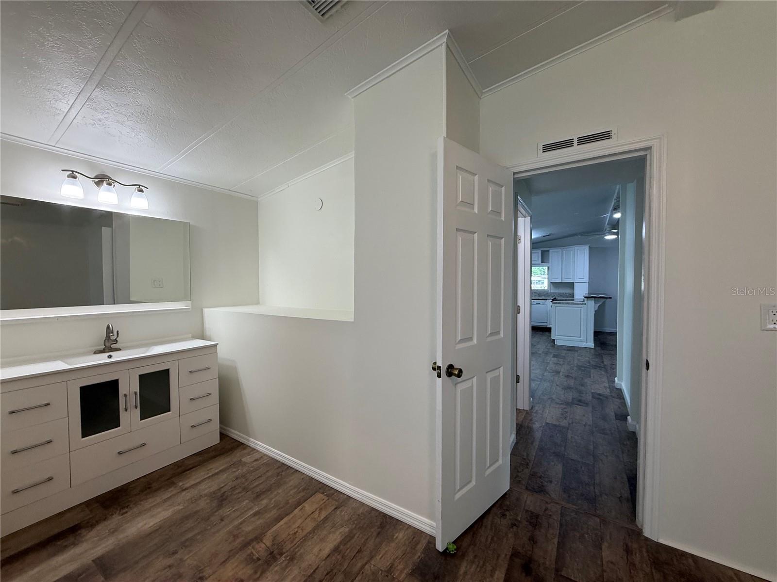 8 ROBIN RD, WILDWOOD, FL — photo 23