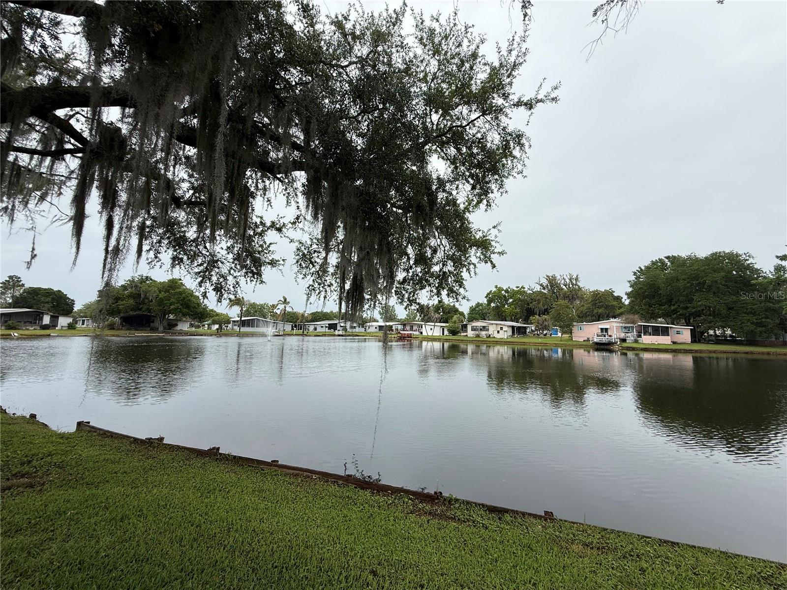 8 ROBIN RD, WILDWOOD, FL — photo 35