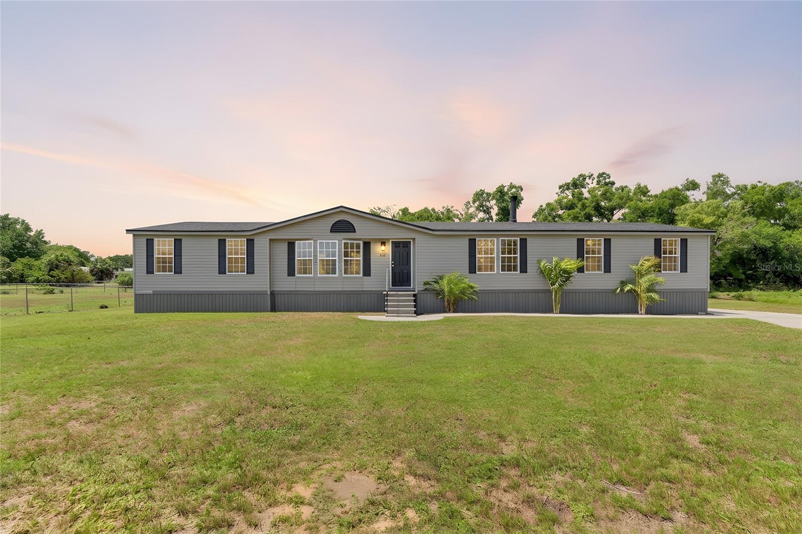 9150 WOOD TERRACE DR, TAMPA, FL