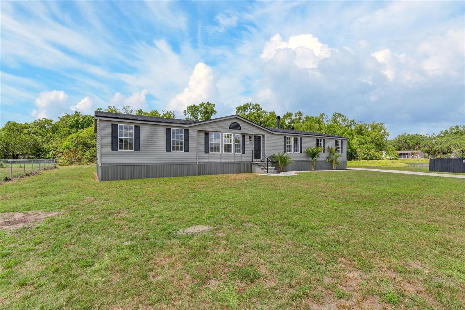 9150 WOOD TERRACE DR, TAMPA, FL — photo 3