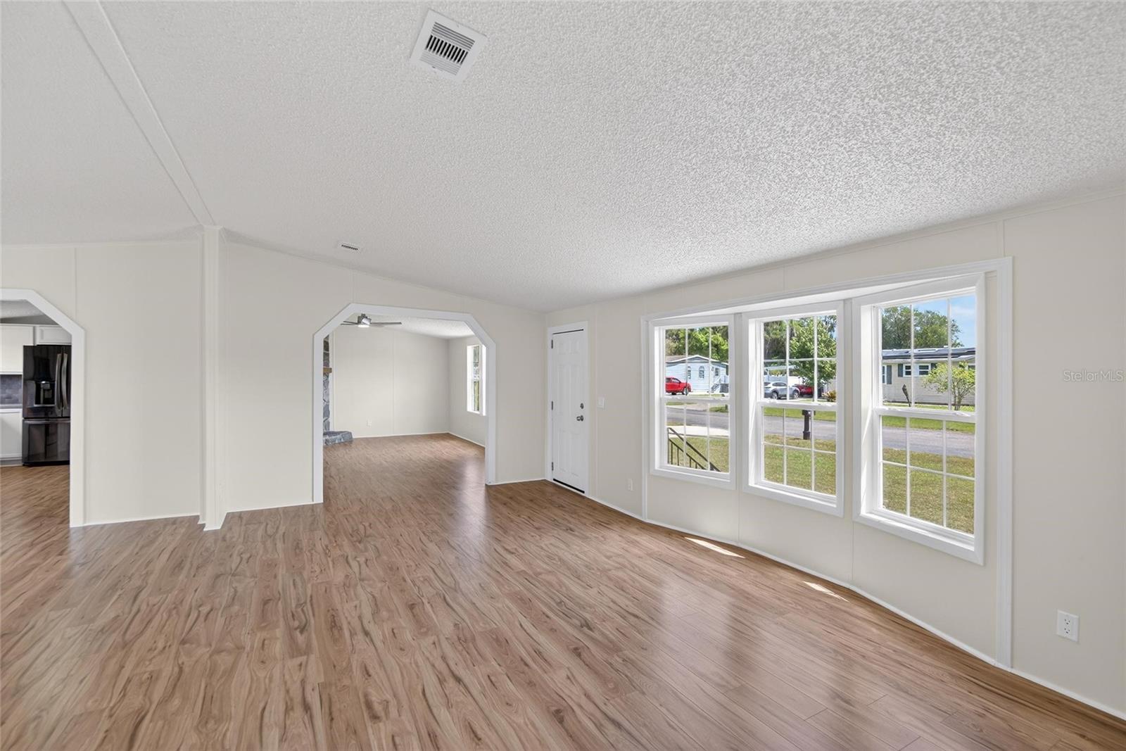 9150 WOOD TERRACE DR, TAMPA, FL — photo 9