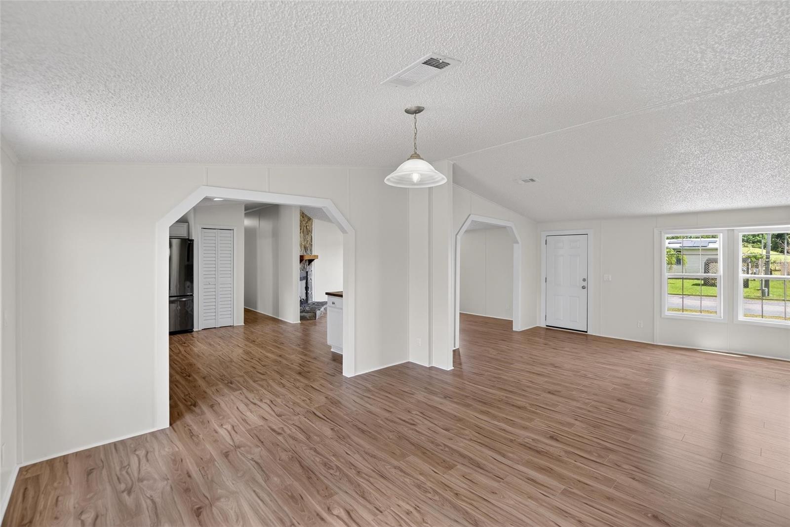 9150 WOOD TERRACE DR, TAMPA, FL — photo 13