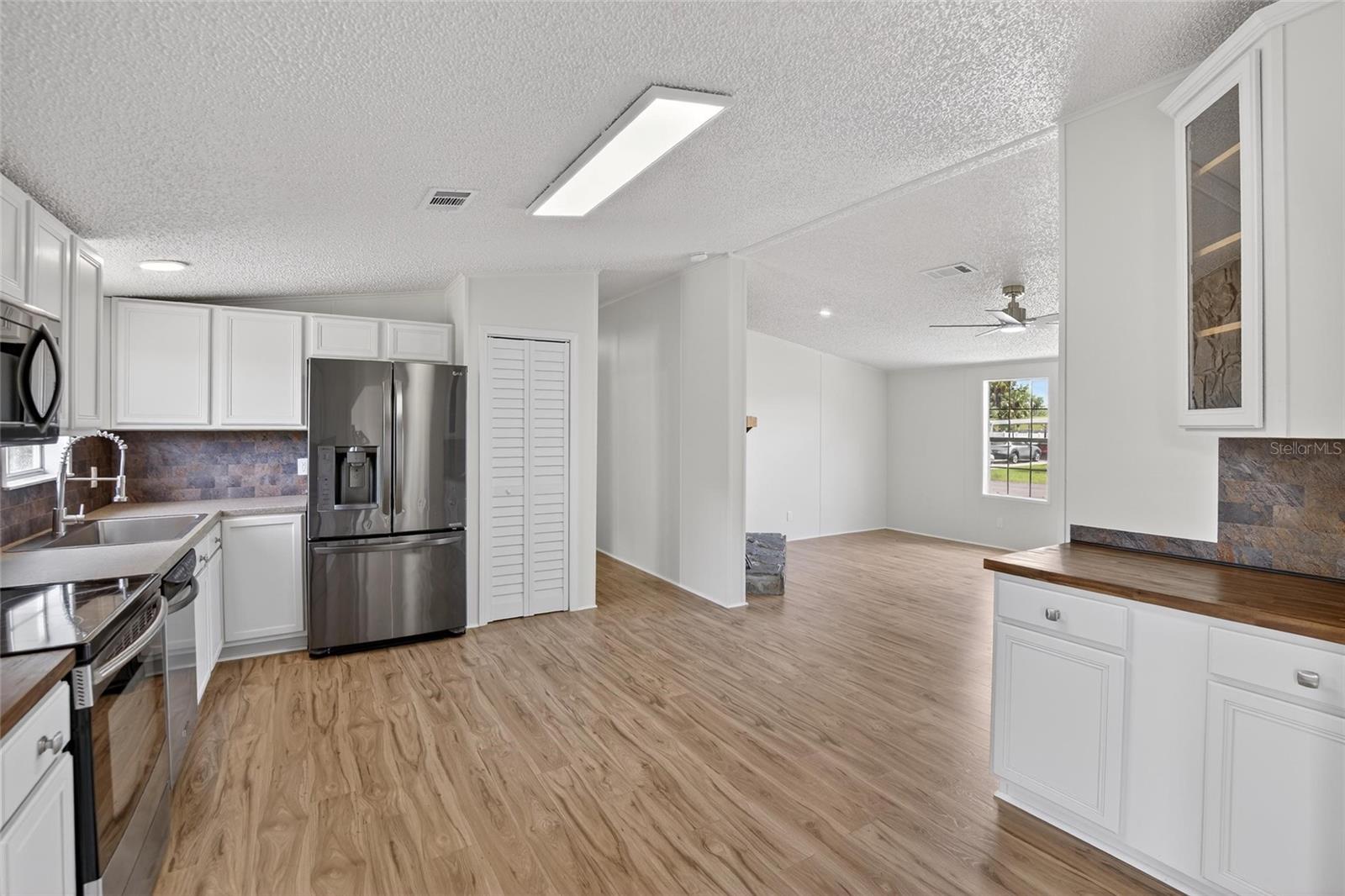 9150 WOOD TERRACE DR, TAMPA, FL — photo 15