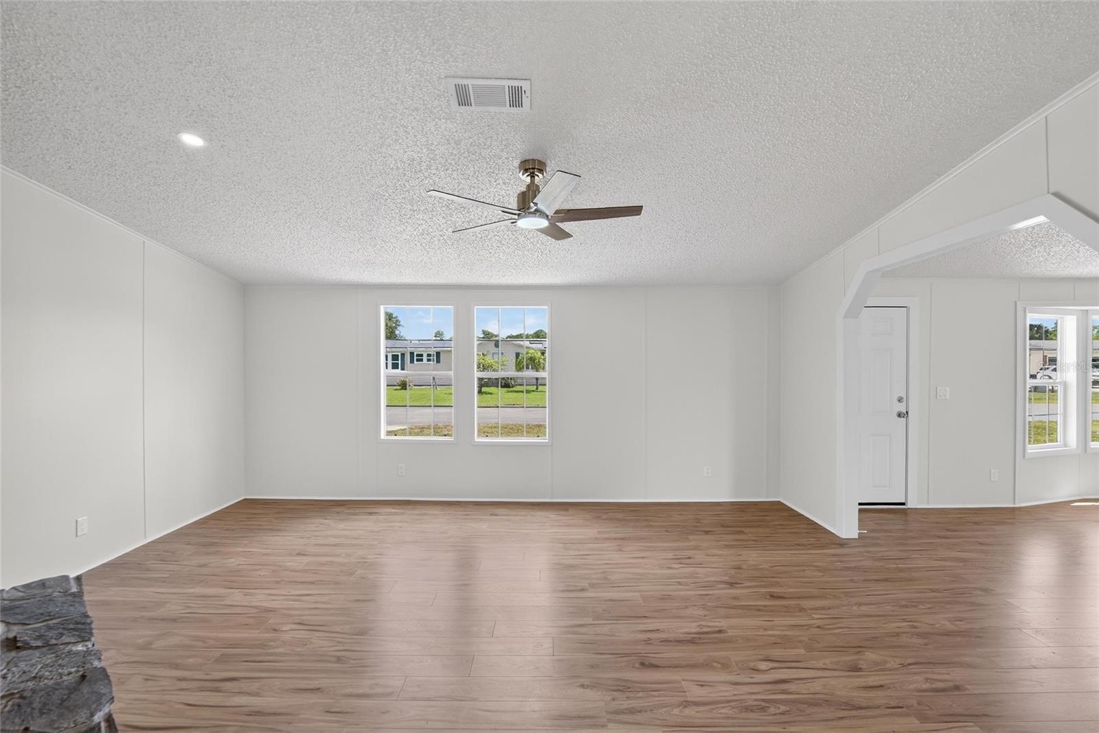 9150 WOOD TERRACE DR, TAMPA, FL — photo 21
