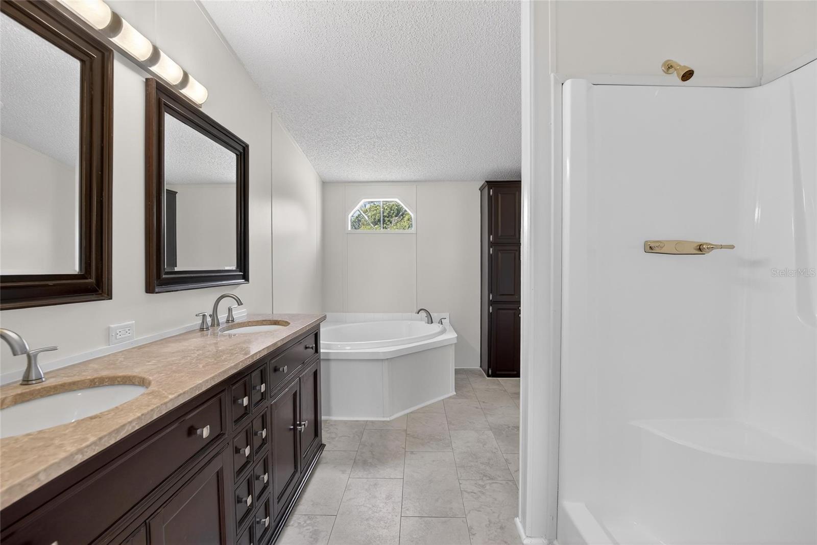 9150 WOOD TERRACE DR, TAMPA, FL — photo 27