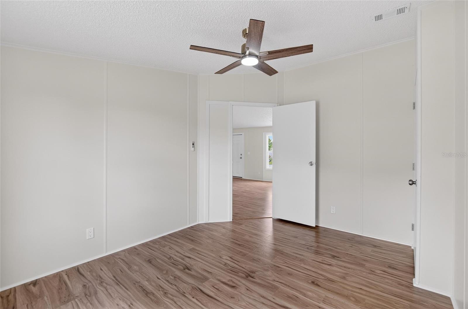 9150 WOOD TERRACE DR, TAMPA, FL — photo 33