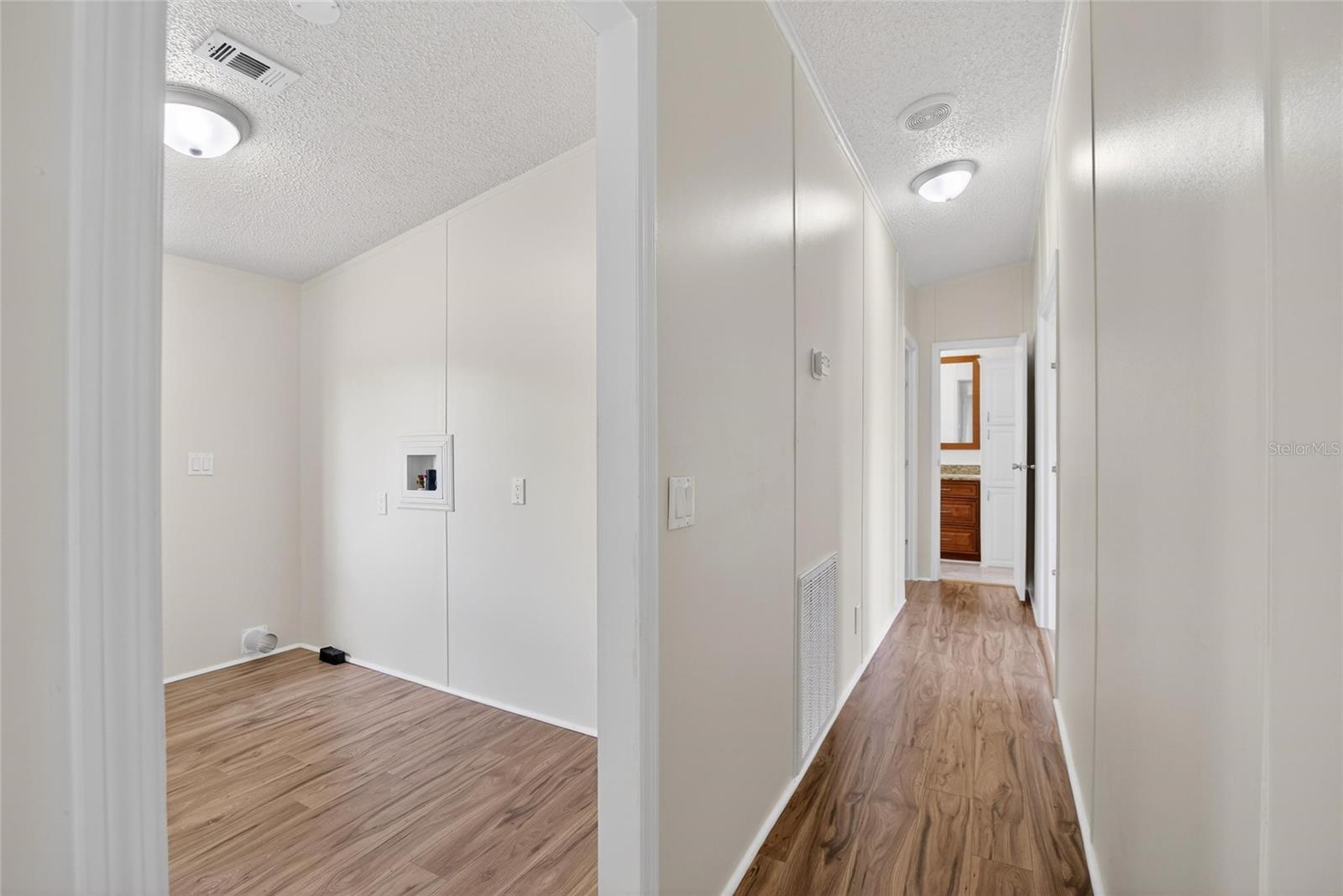 9150 WOOD TERRACE DR, TAMPA, FL — photo 34